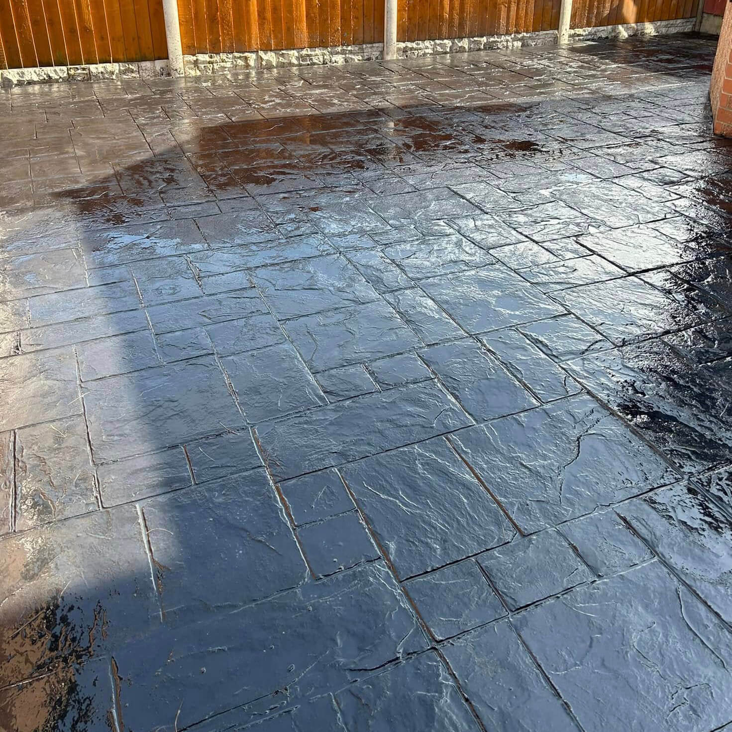 Patterned concrete driveway finish